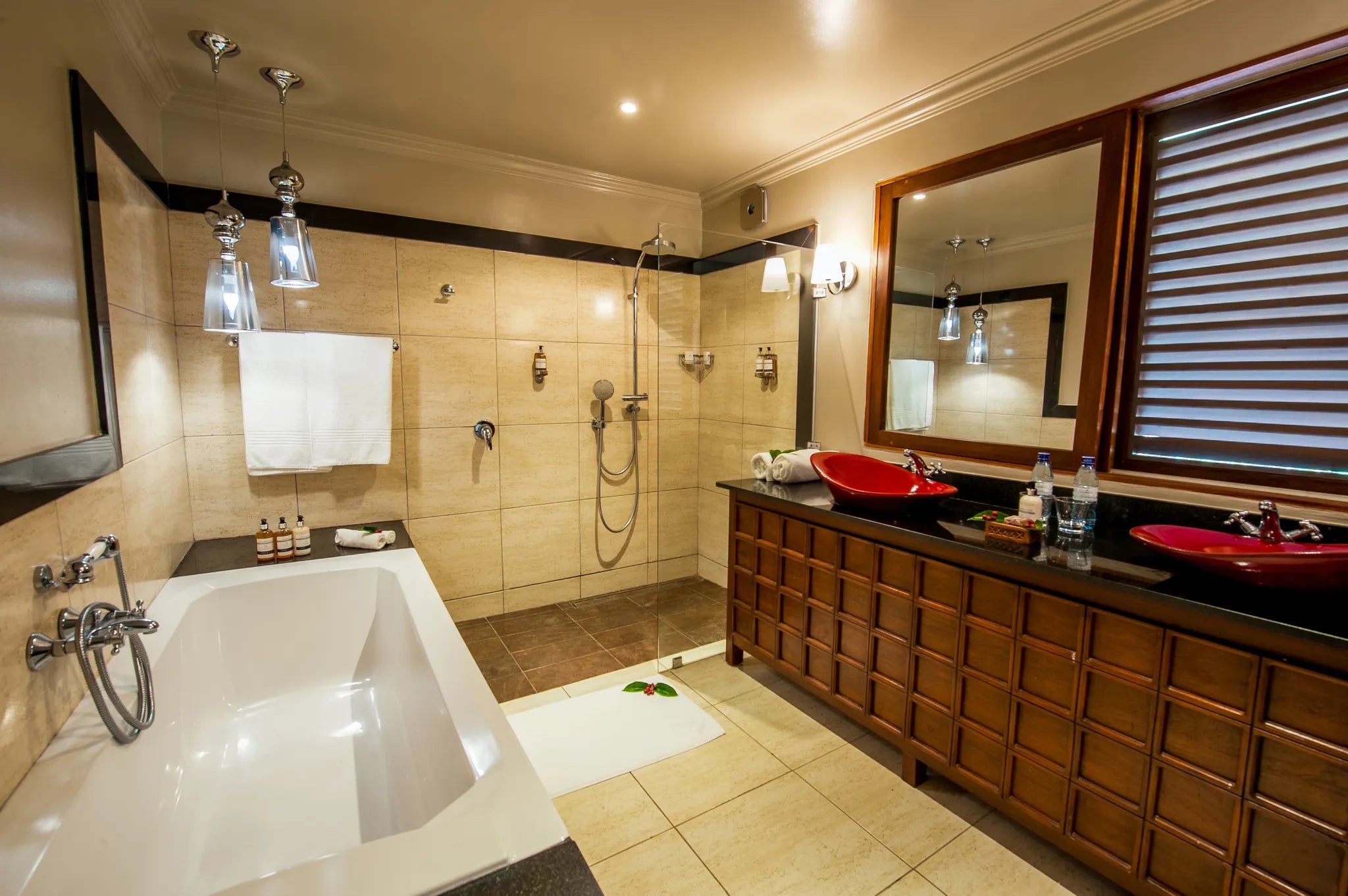 Room gallery image 1.