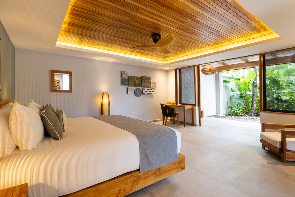 Poniente Room