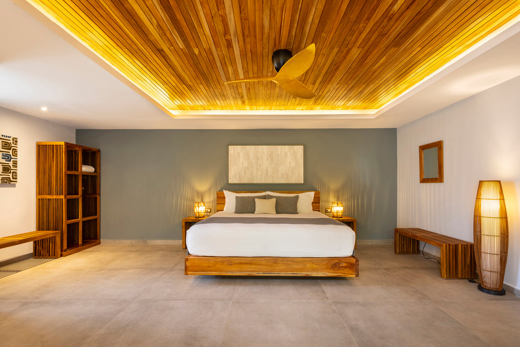 Poniente Room