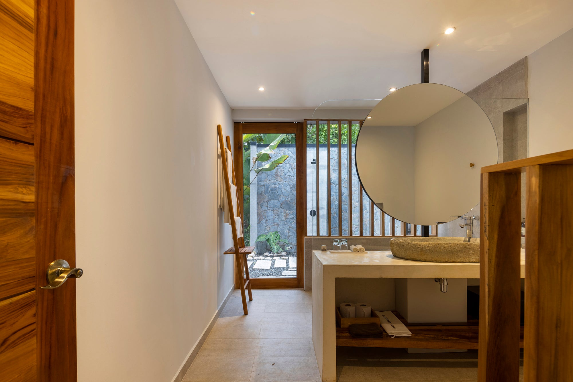 Poniente Room