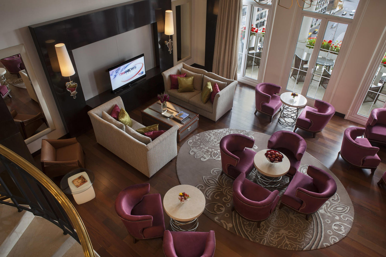 E-Lounge Room