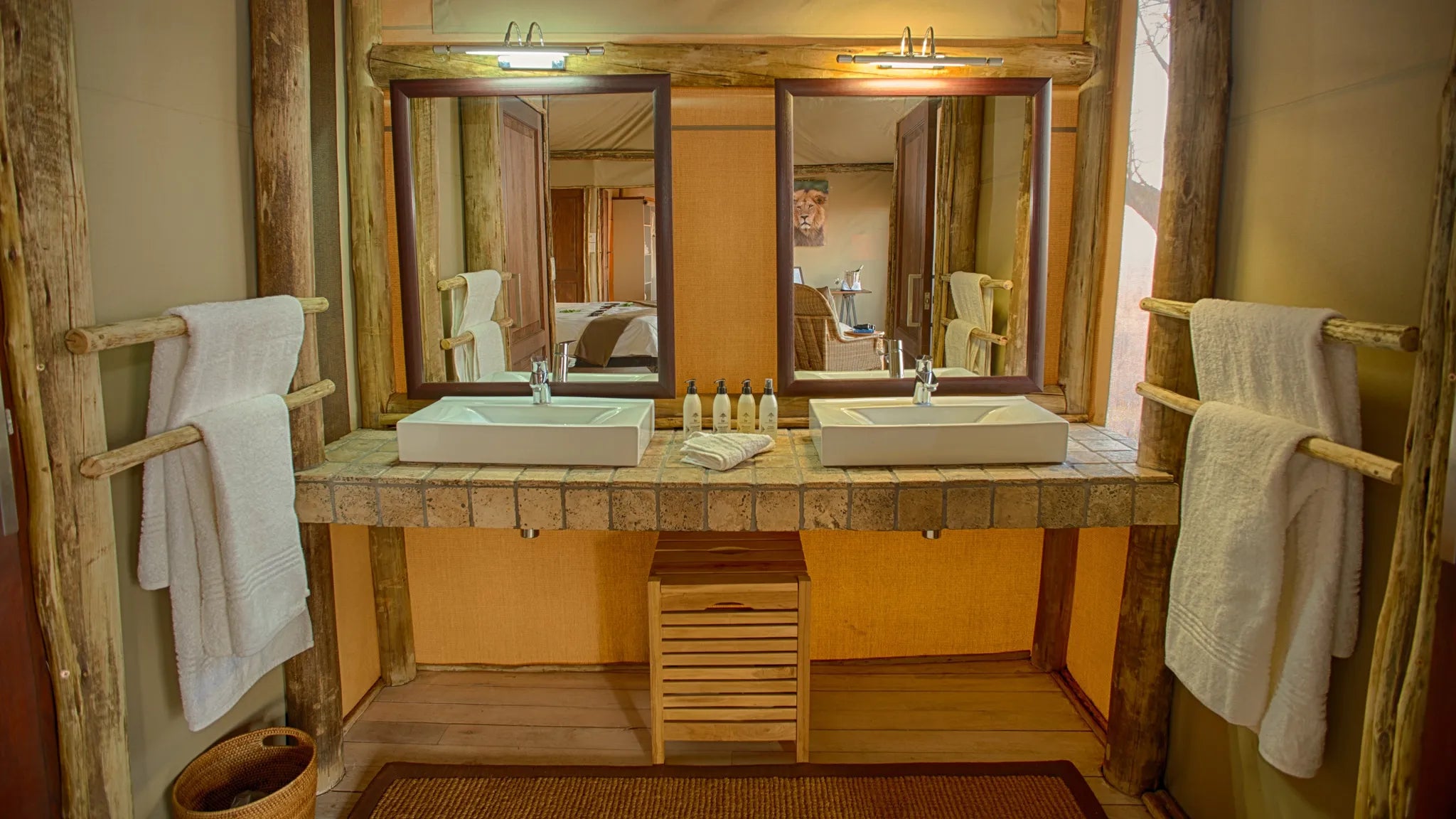 Room gallery image 4.