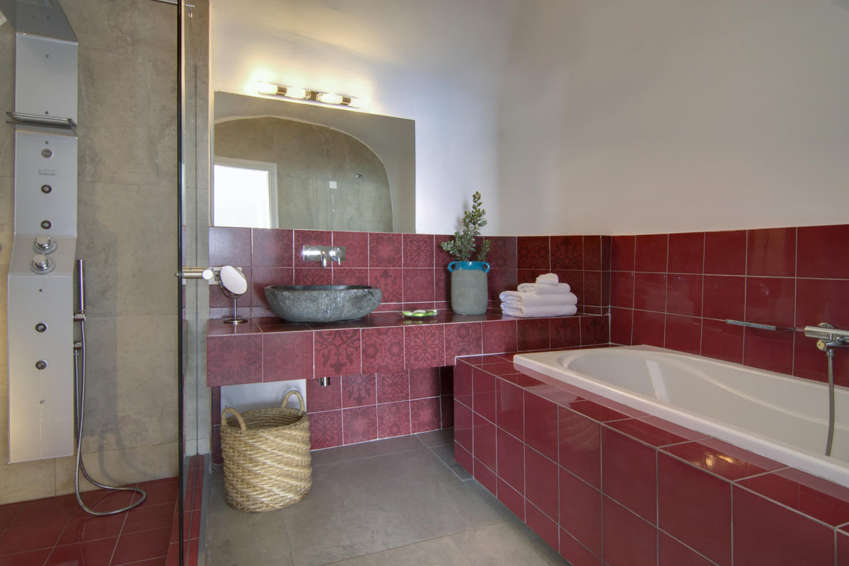 Grand Suite with Private Outdoor Heated Pool gallery image 3