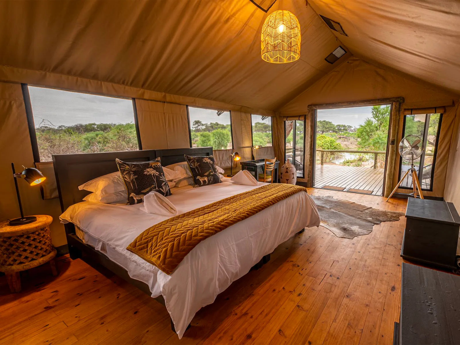 Room gallery image 1.