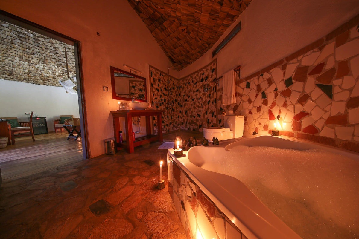 Honeymoon Suite gallery image 3