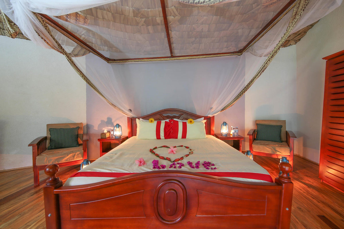 Honeymoon Suite gallery image 4