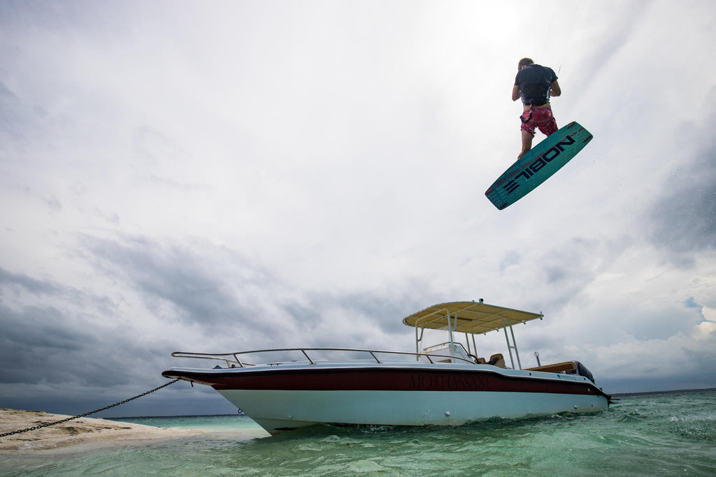Kitesurfing gallery image 4