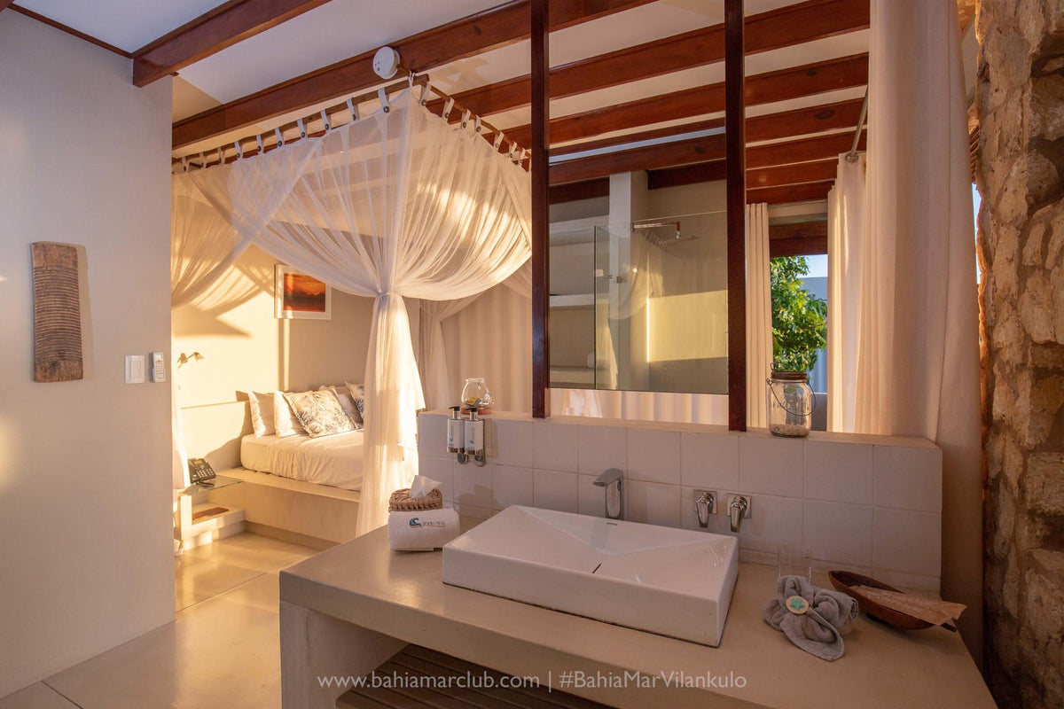 Sea View Bedroom gallery image 2