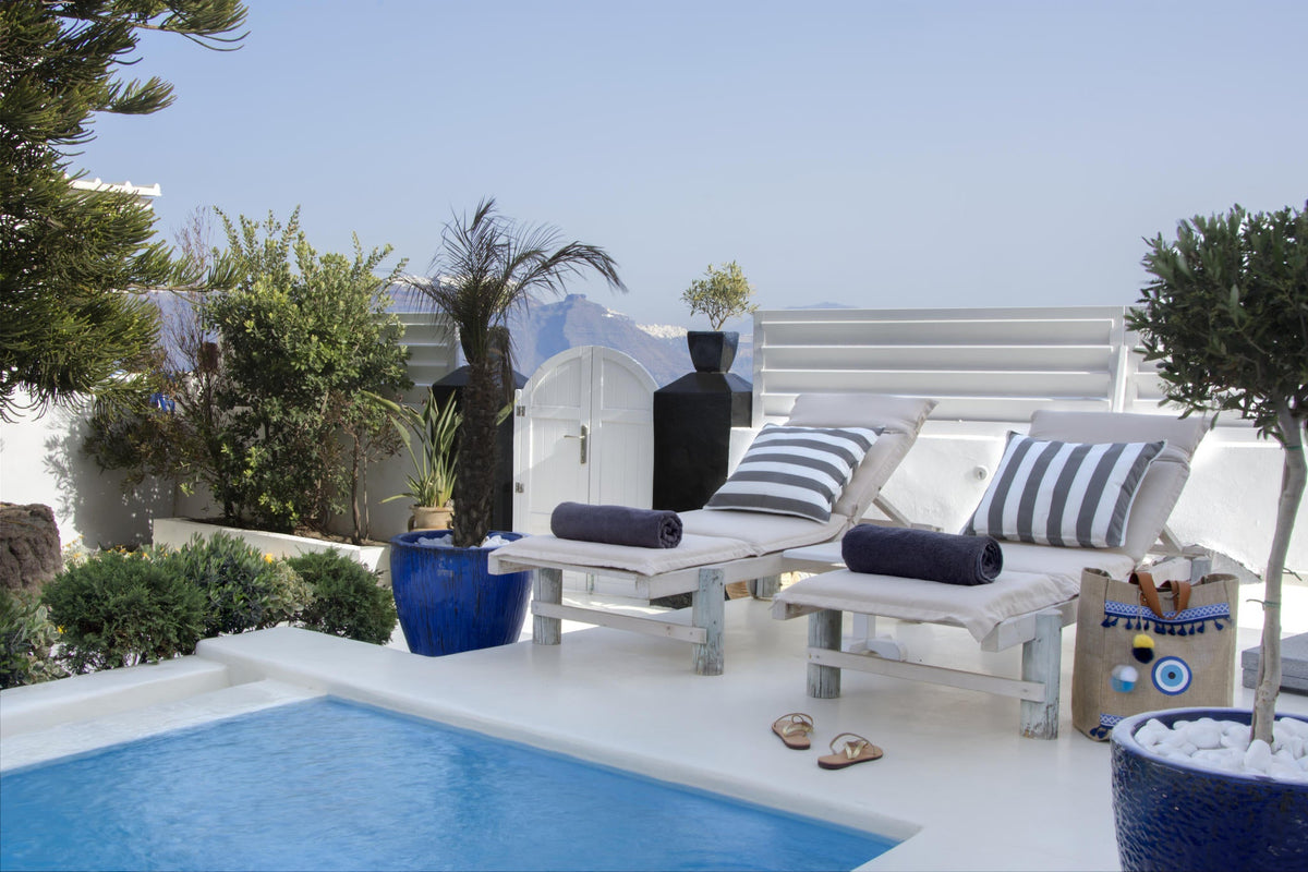 Junior Villa with Outdoor Heated Pool gallery image 7