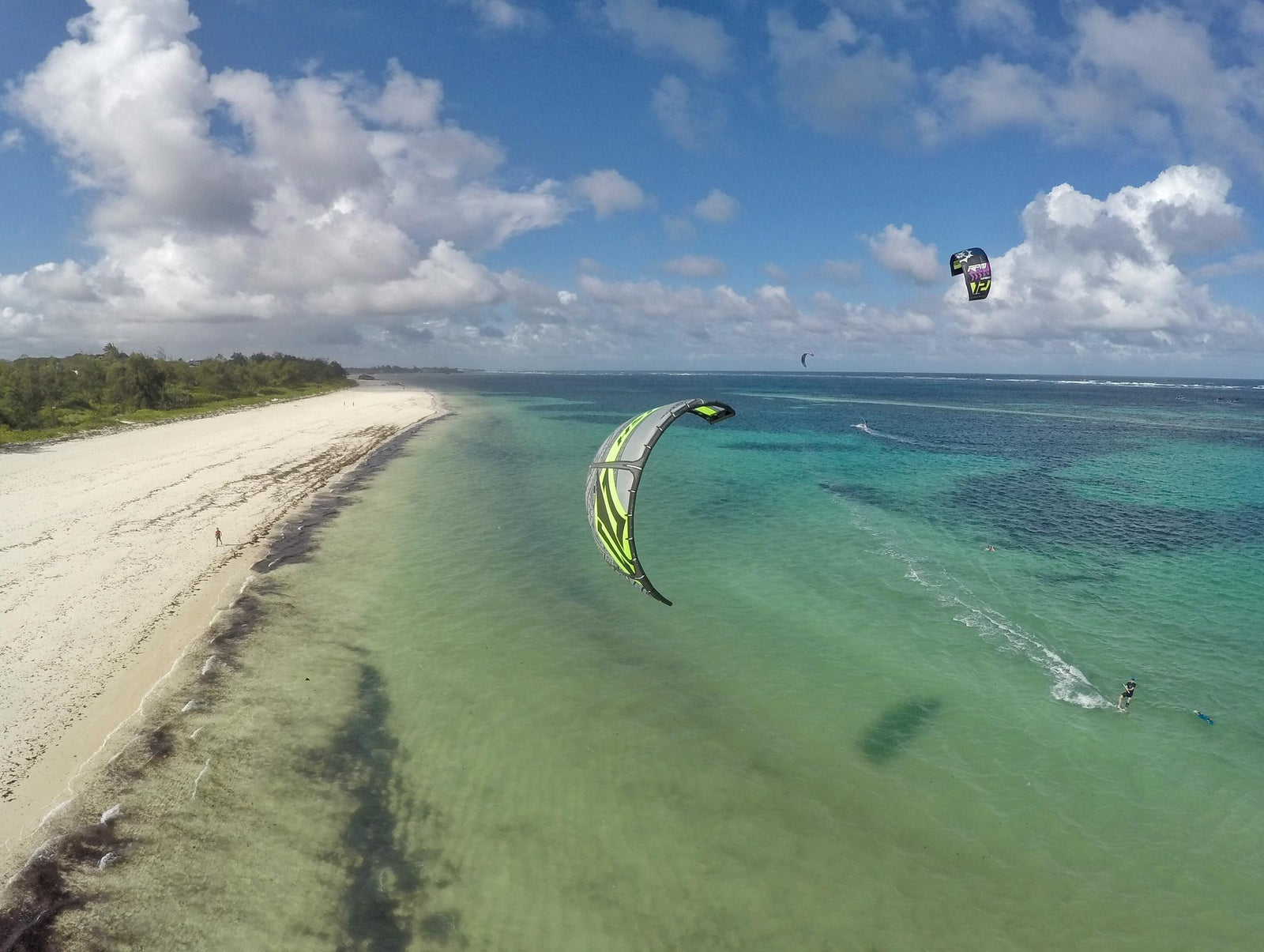 Kitesurfing