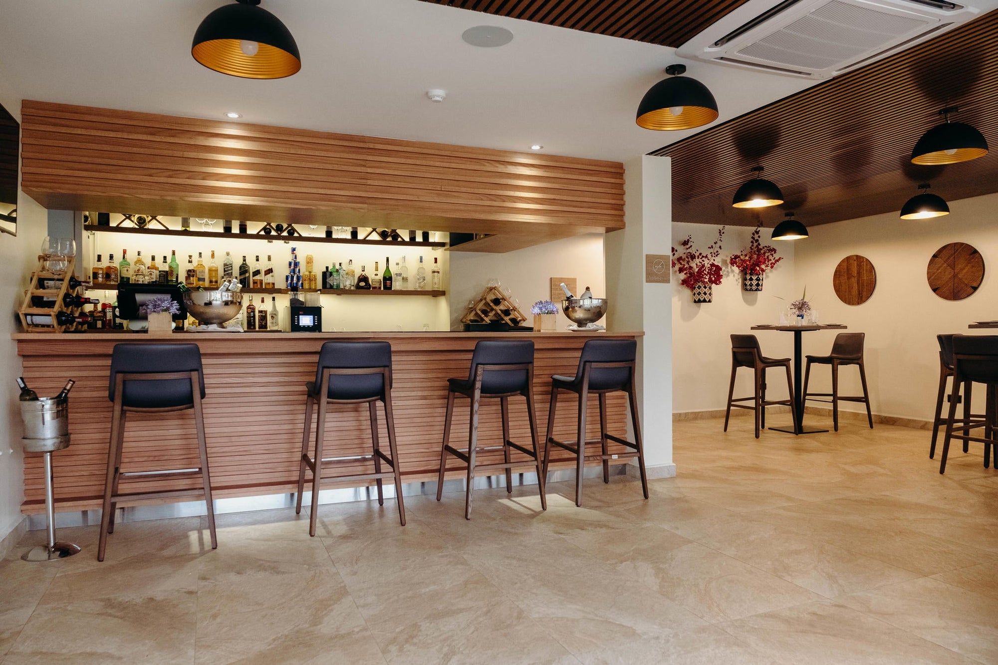 Rose Bar gallery image 3