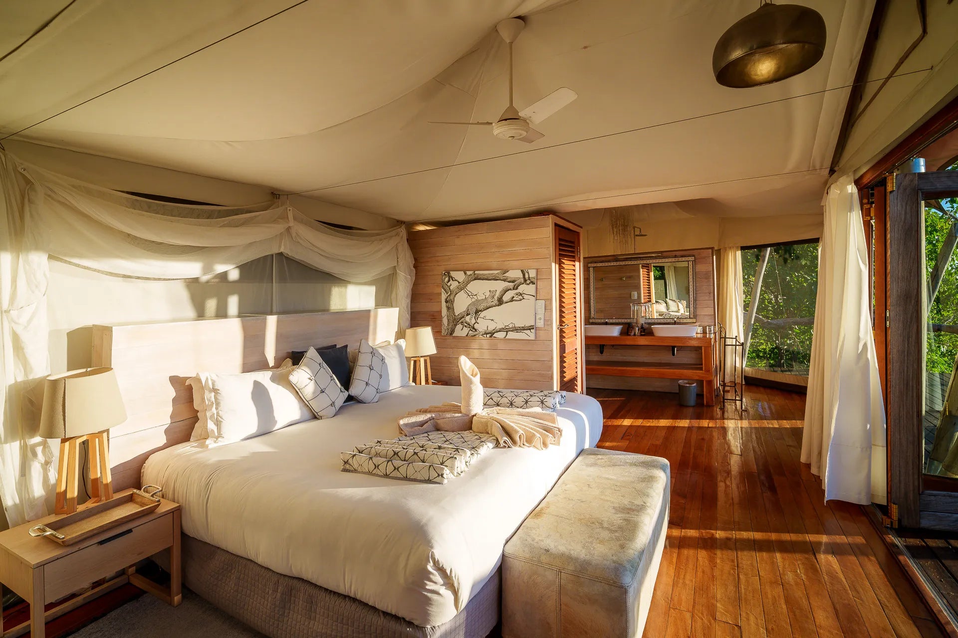 Room gallery image 3.