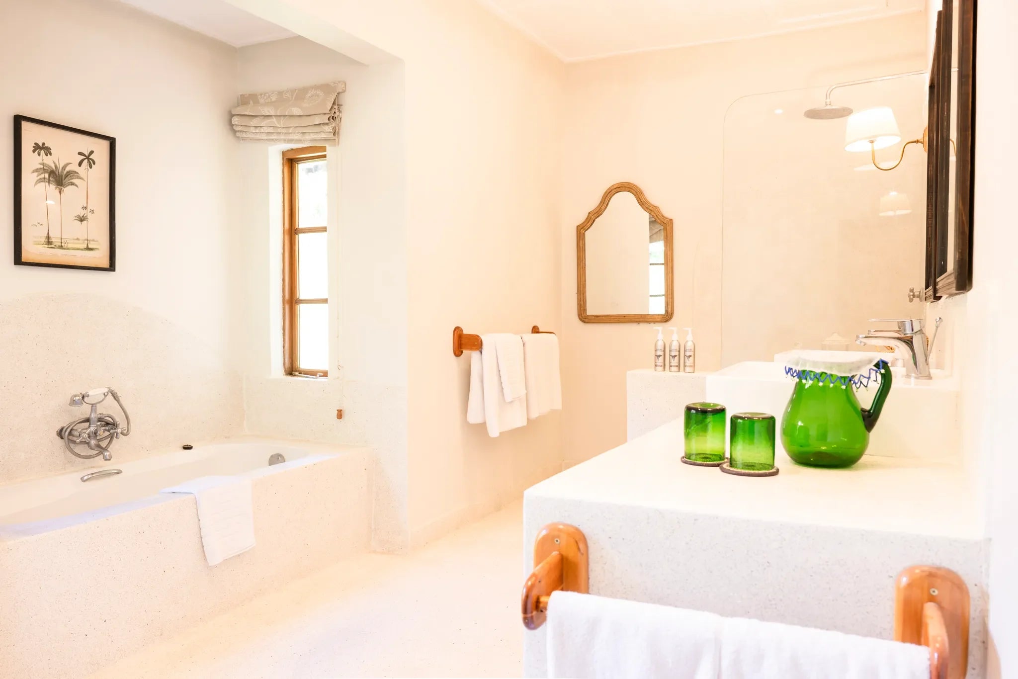 Room gallery image 4.