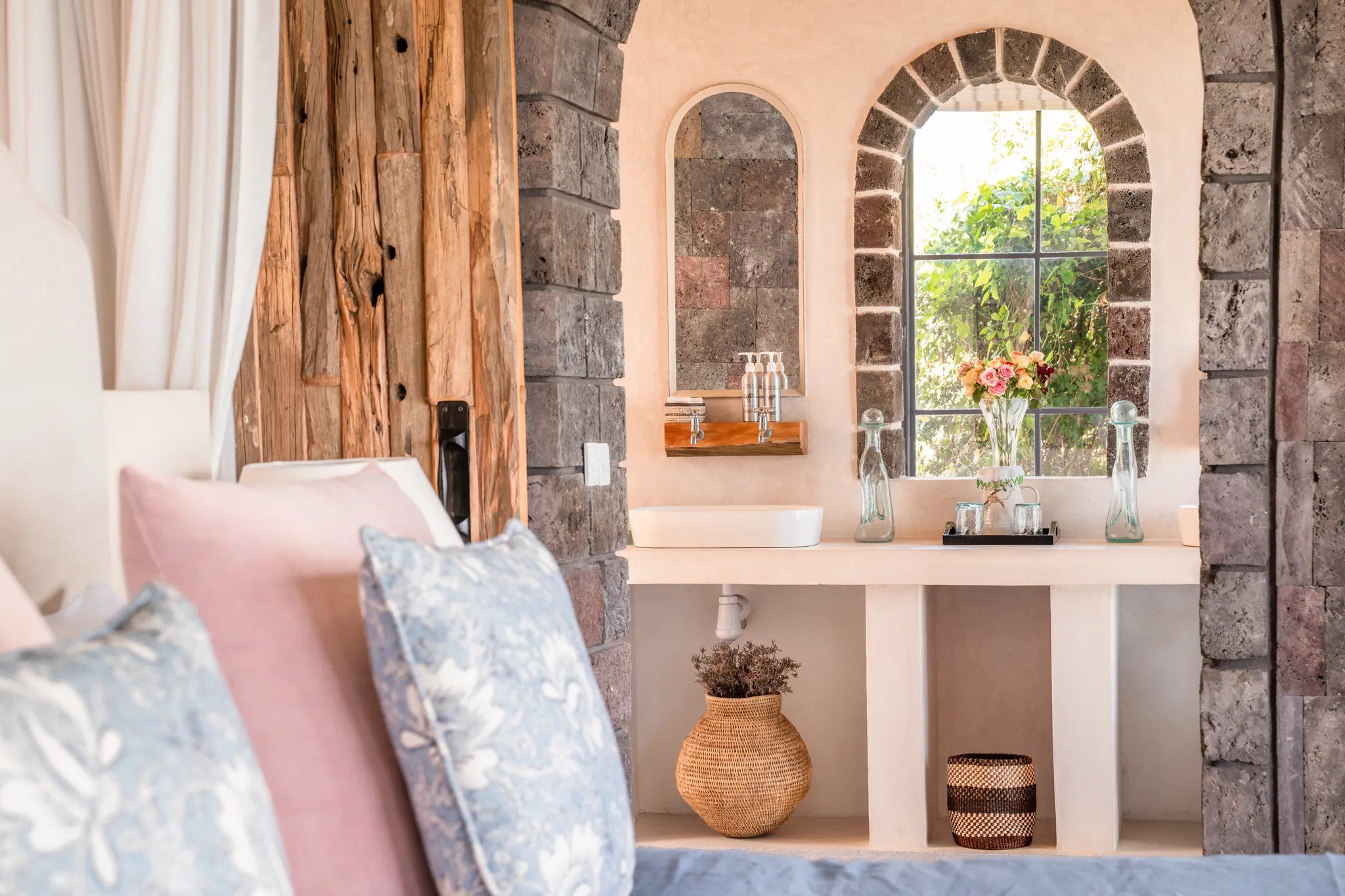 Room gallery image 3.