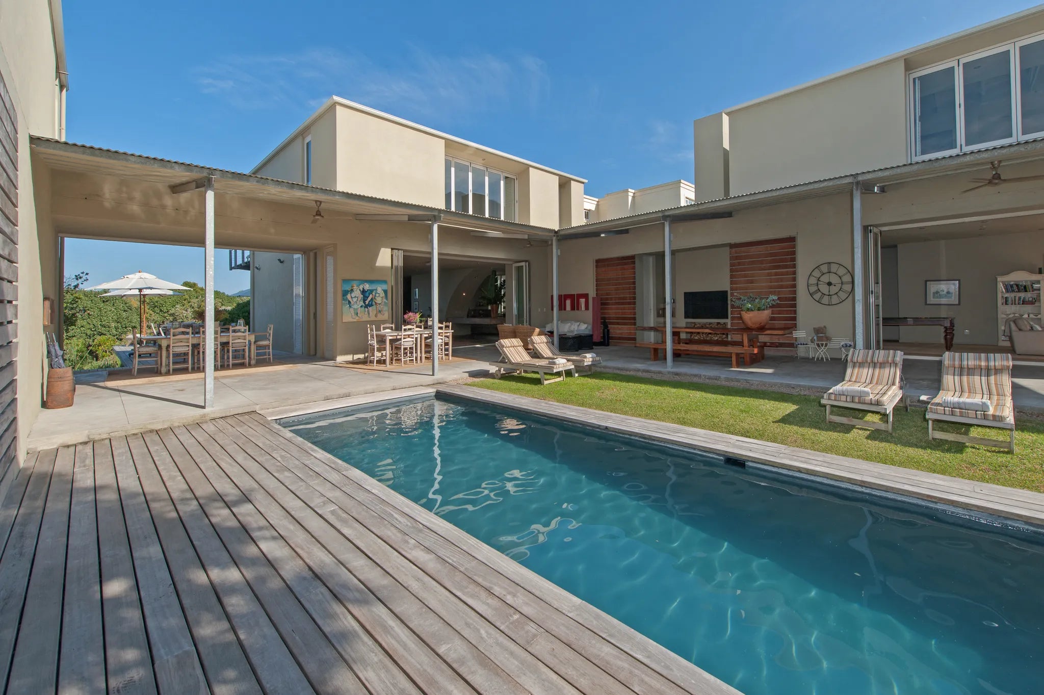 Room gallery image 3.