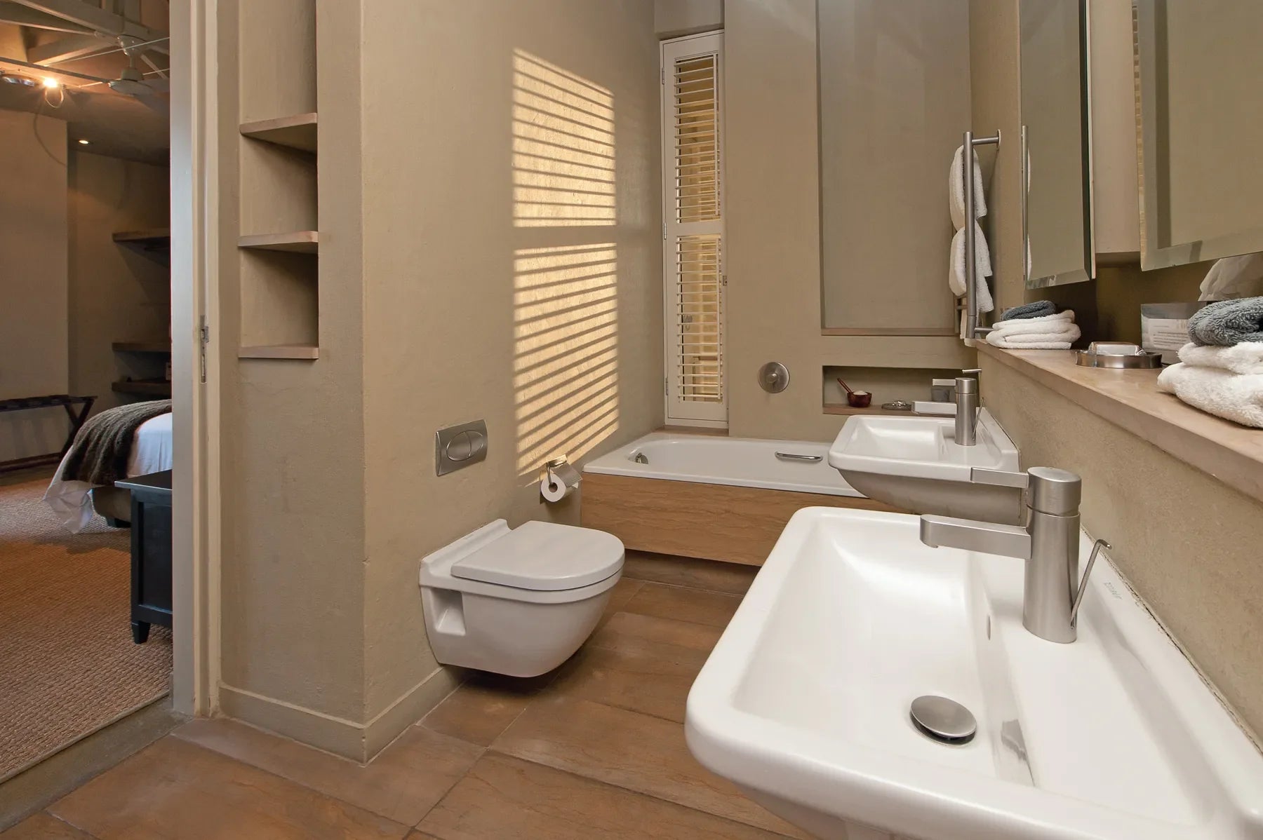 Pinotage deluxe room at Mosselberg on Grotto Beach, Hermanus, South Africa.