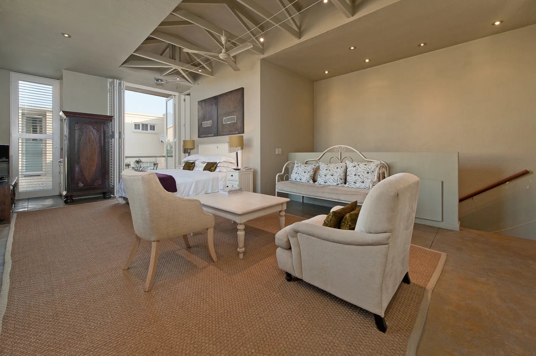 Room gallery image 2.