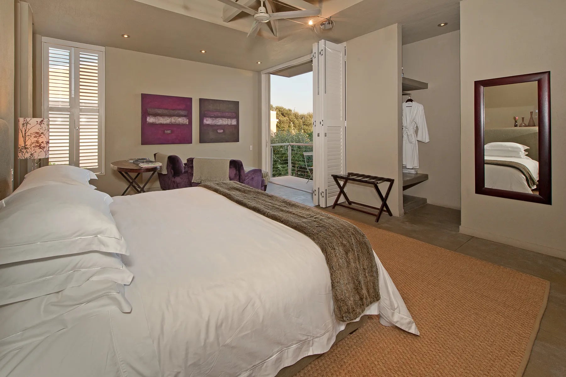 Room gallery image 1.