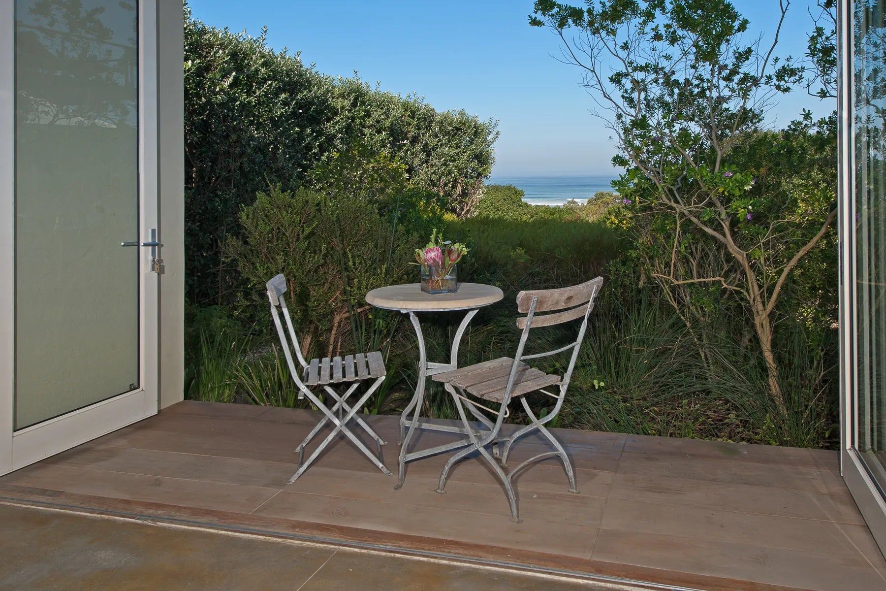 Fynbos executive suite at Mosselberg on Grotto Beach, Hermanus, South Africa.