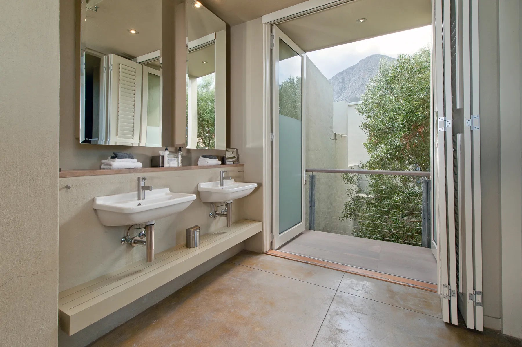 Room gallery image 5.