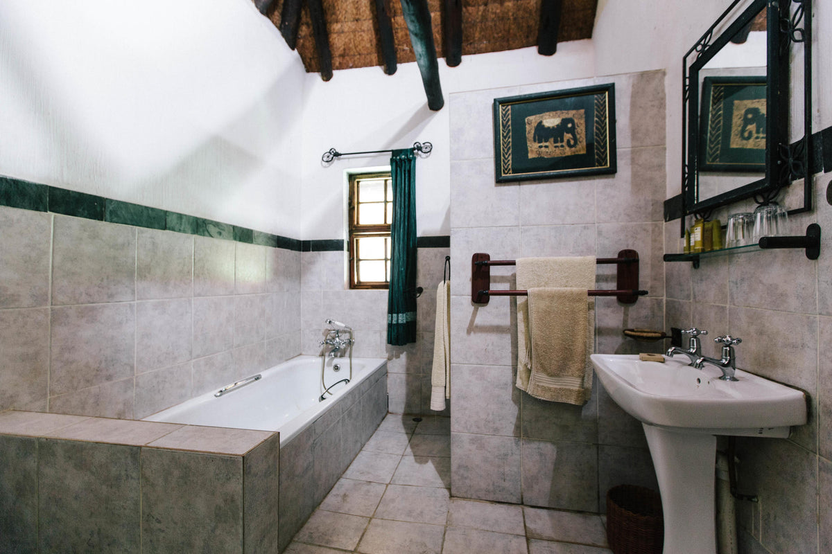 Nhambo Self Catering Lodge gallery image 4