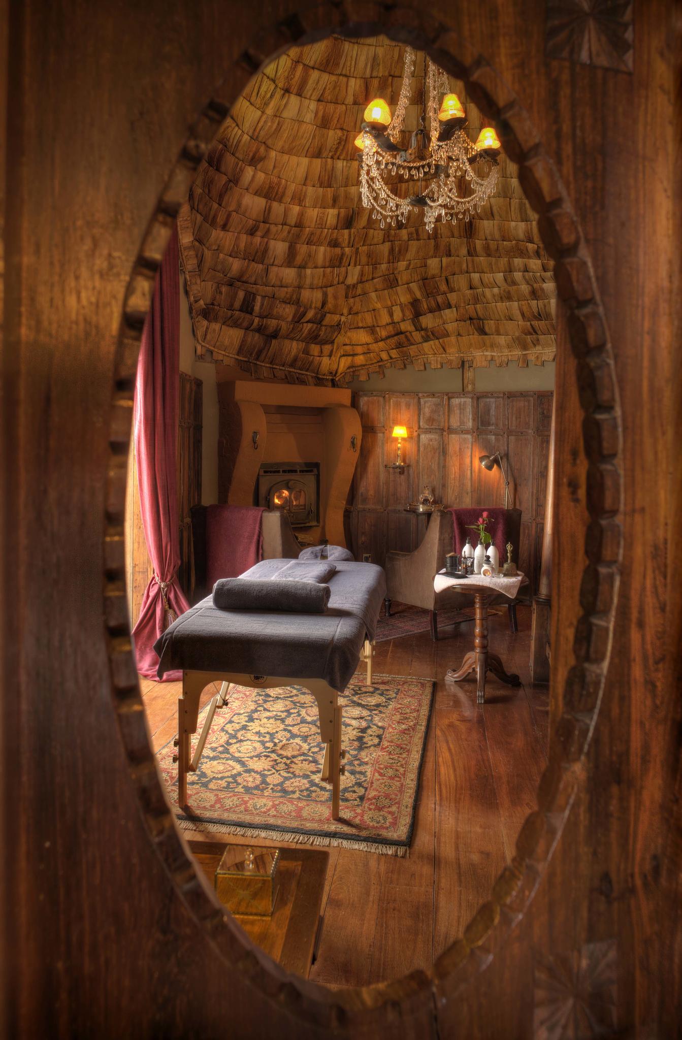 Massage: Africa Hand and Foot Treaments - African Handprint Ritual (Additional Cost)