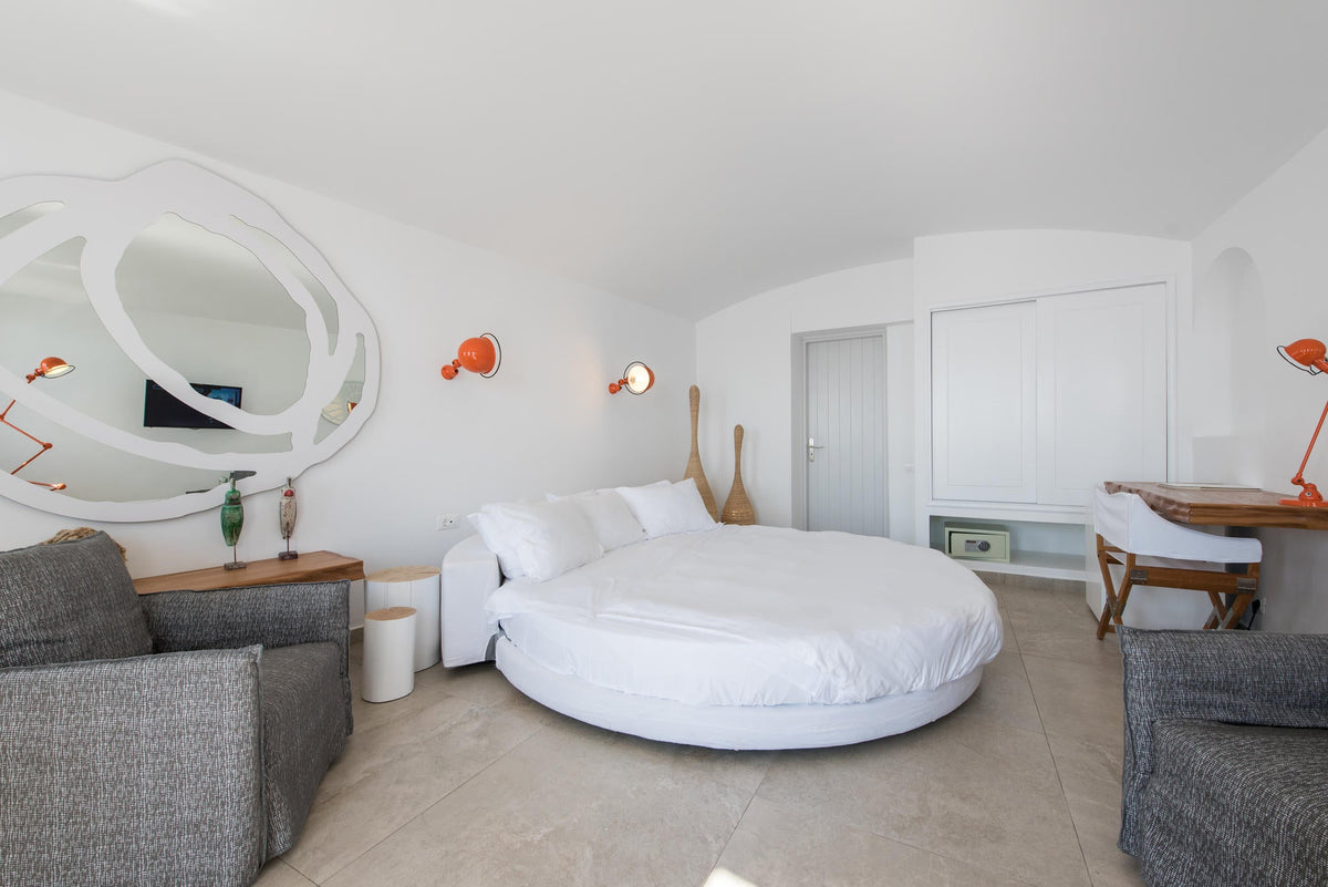 Pure Suite with Private Outdoor Hot Tub gallery image 5