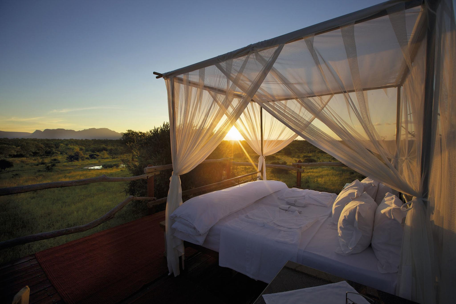 Romantic Sleep-out Platform