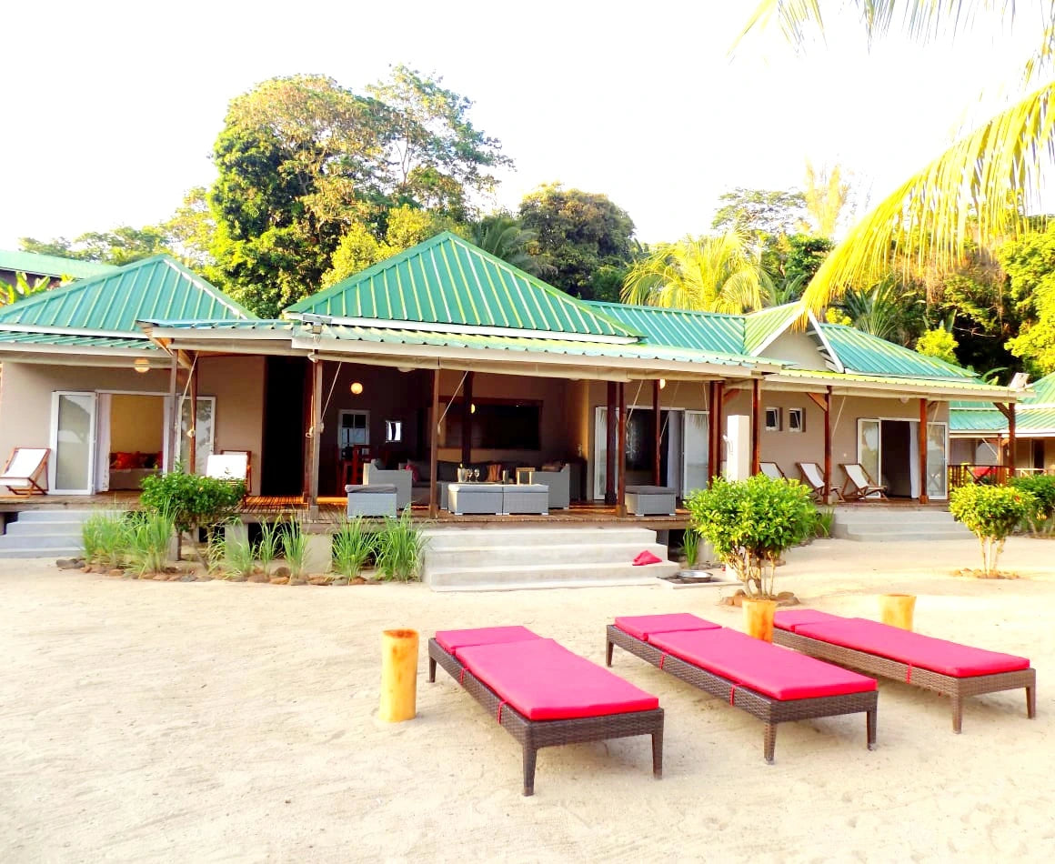 Sakatia Beachfront Villas