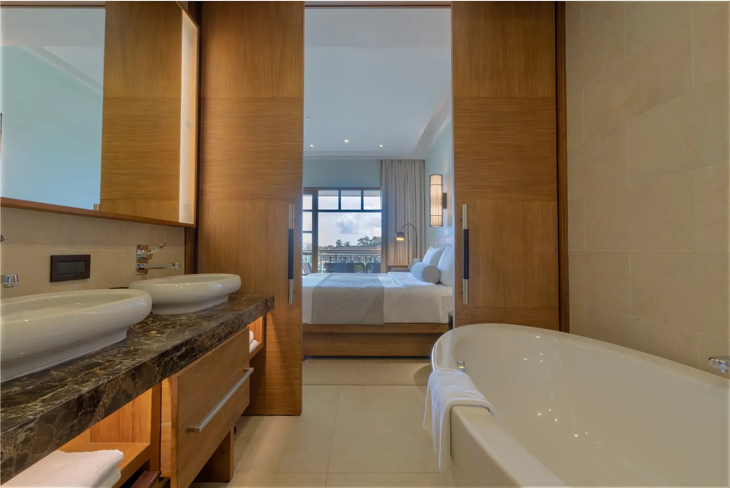 Room gallery image 3.