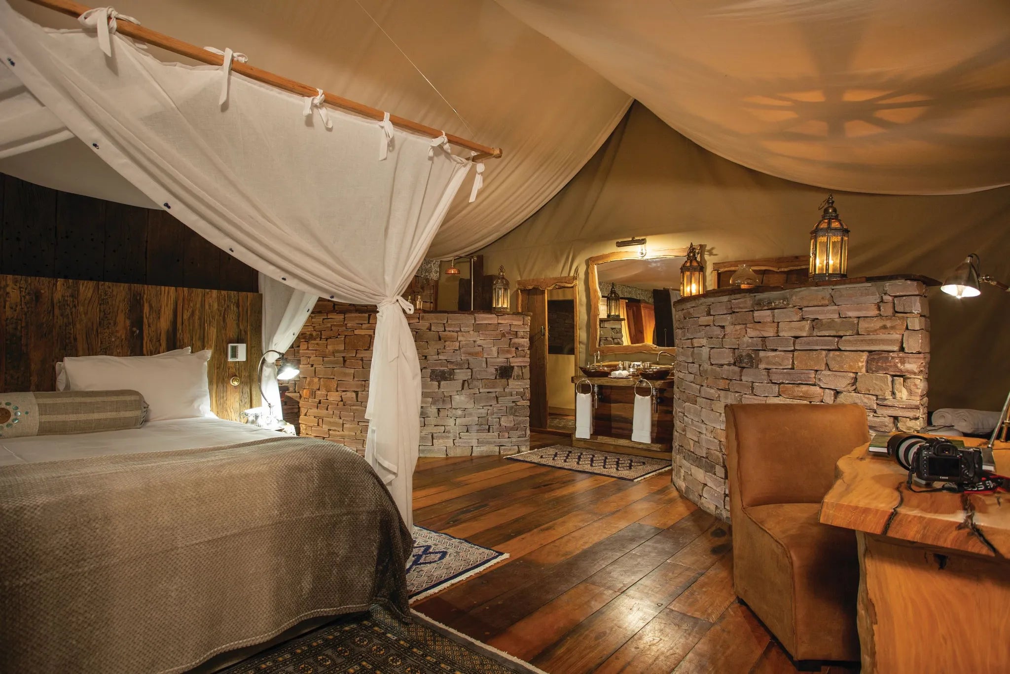 Accommodation at Tembo Plains Camp, Mana Pools National Park, Zimbabwe.