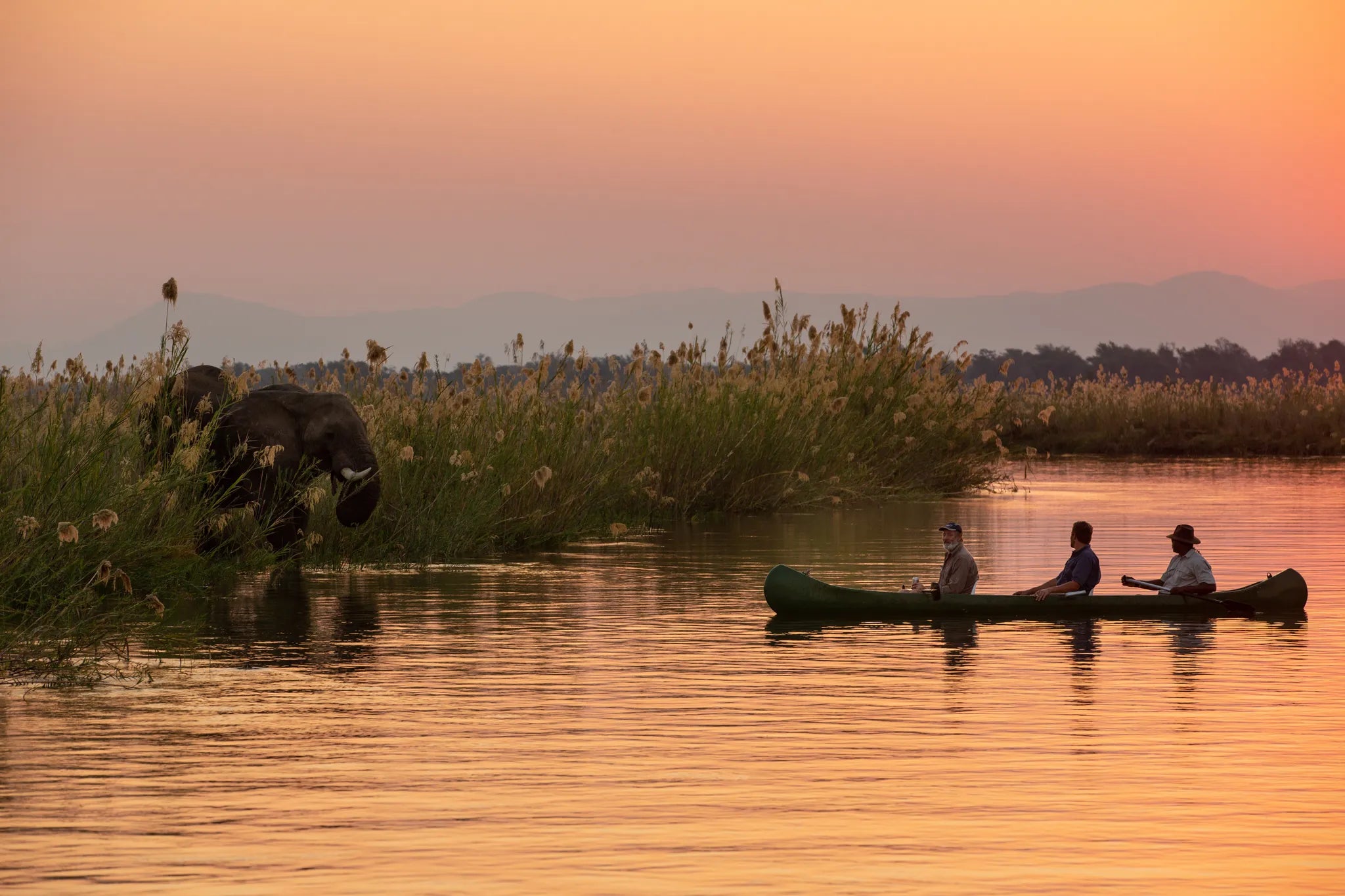 Activities at Tembo Plains Camp, Mana Pools National Park, Zimbabwe.
