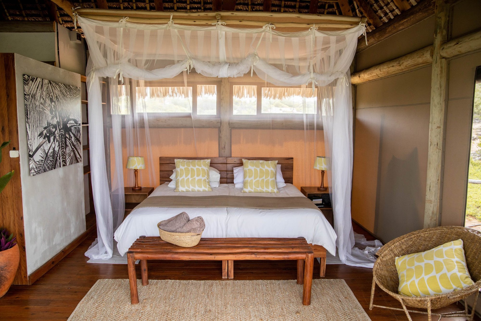 Deluxe King / Twin Room with deck sea views 