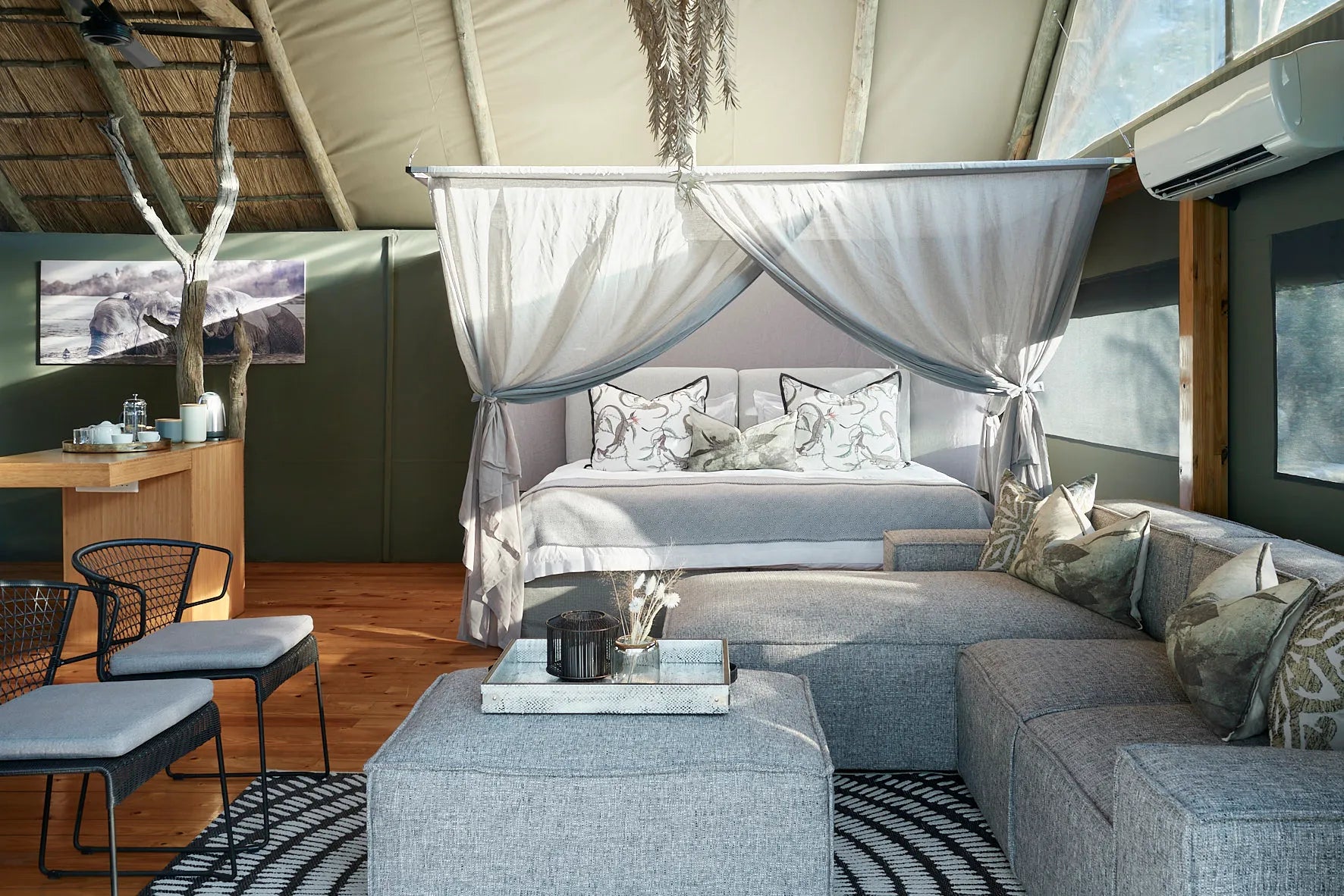 Room gallery image 4.