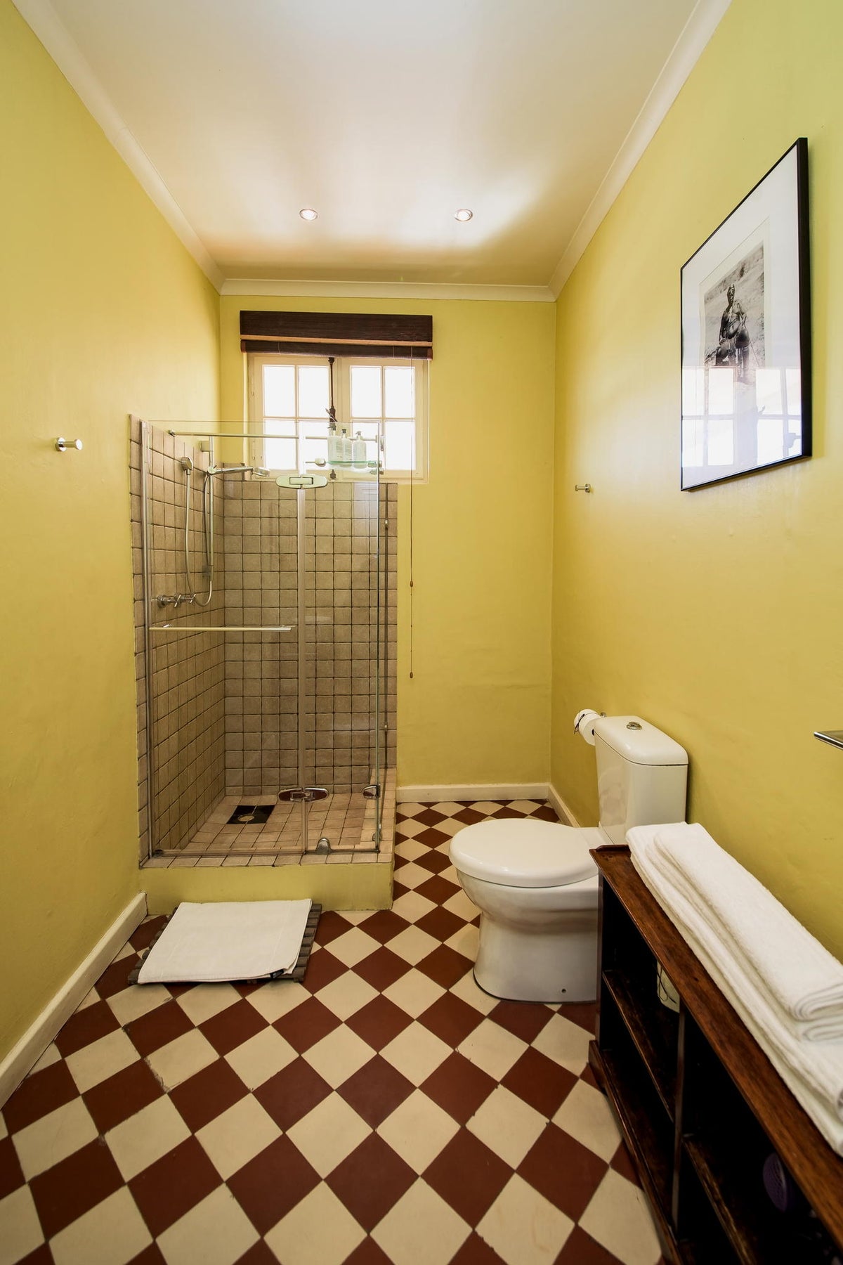 KING gallery image 5
