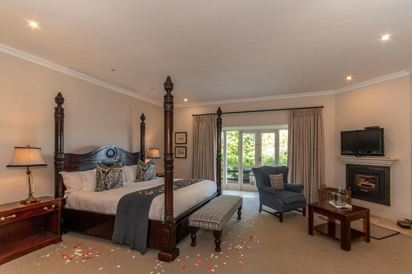 Honeymoon Suite