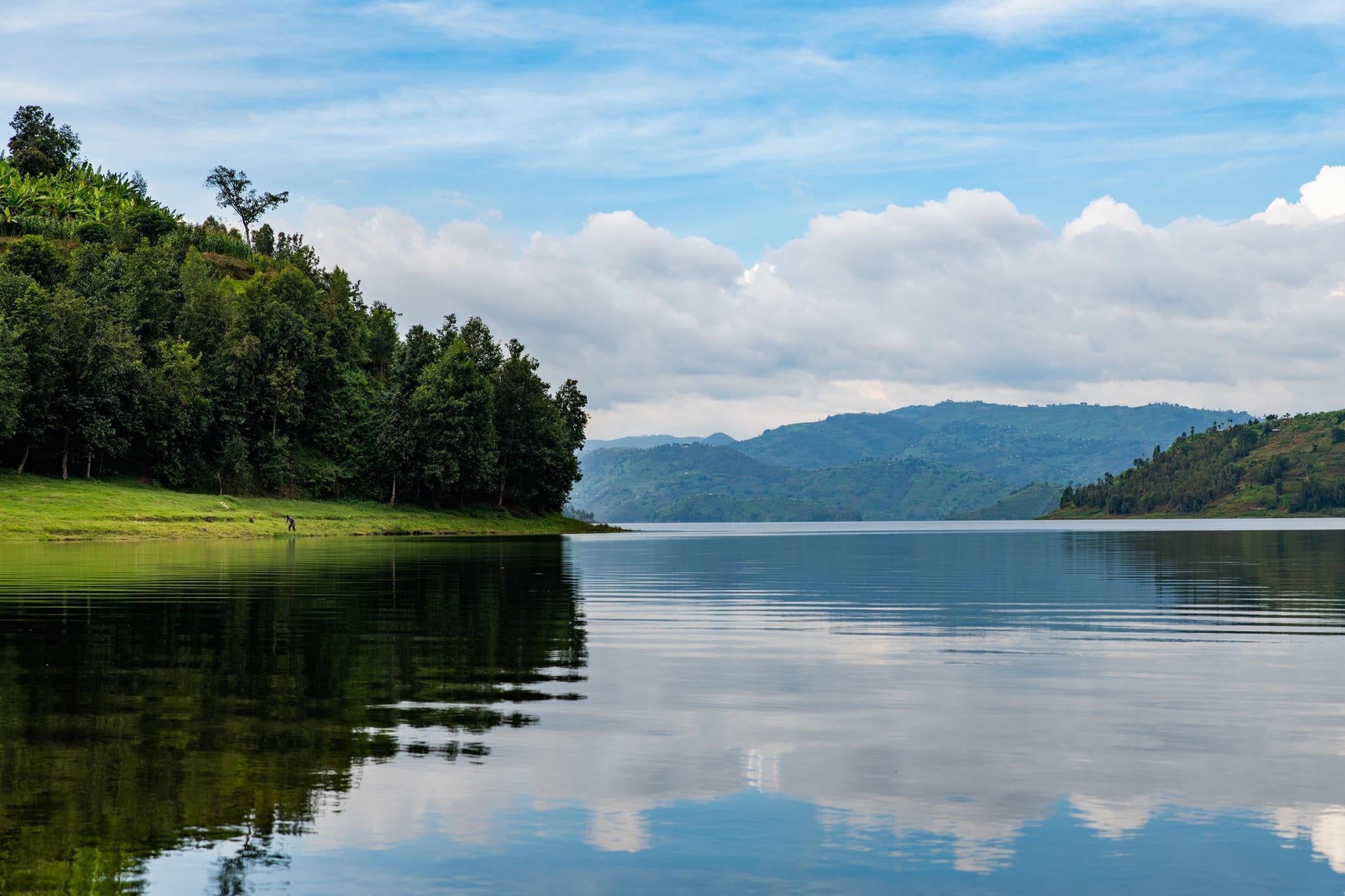 Wilderness Sabyinyo – A Trip To Twin Lakes