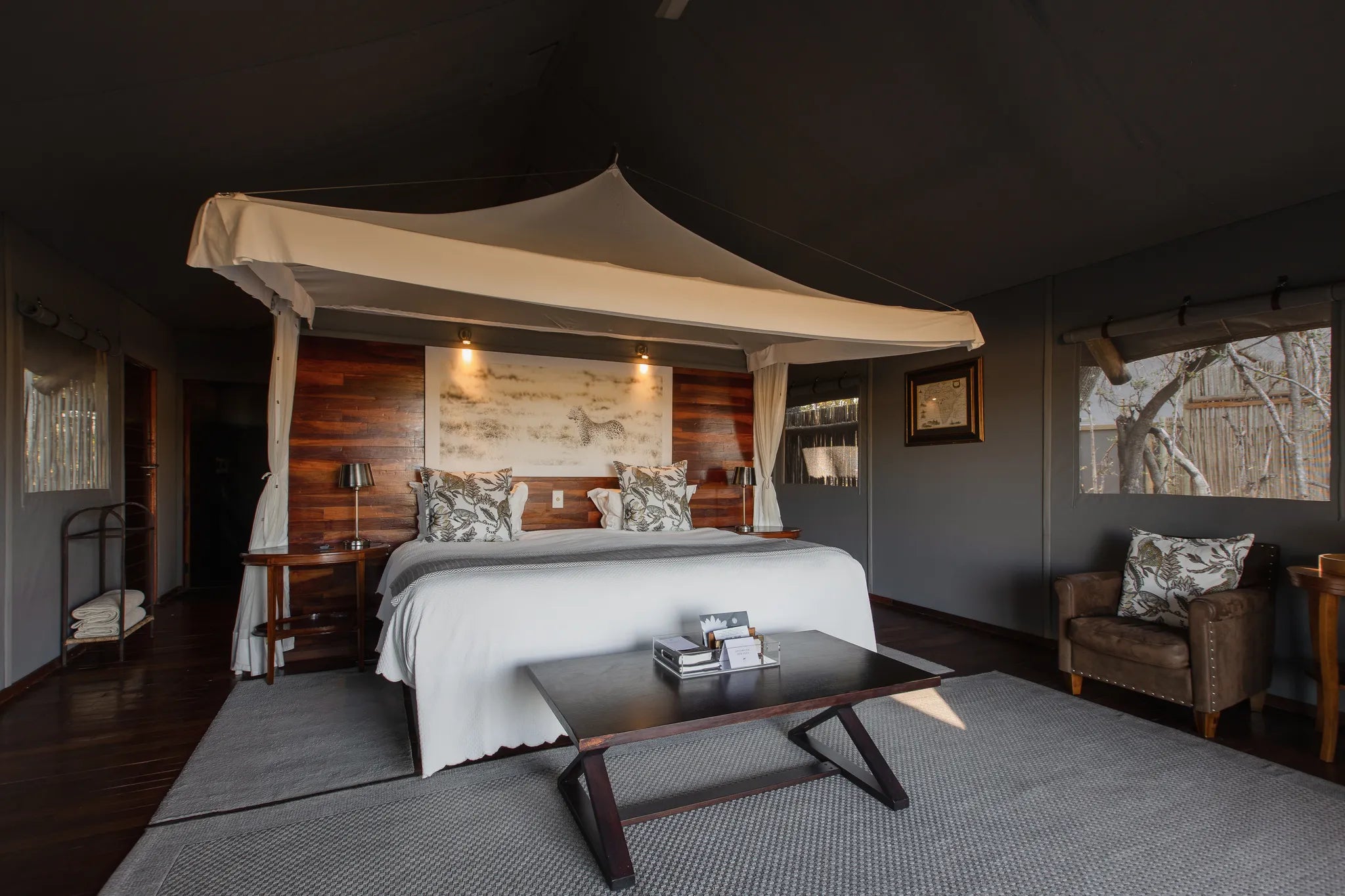 Room gallery image 1.